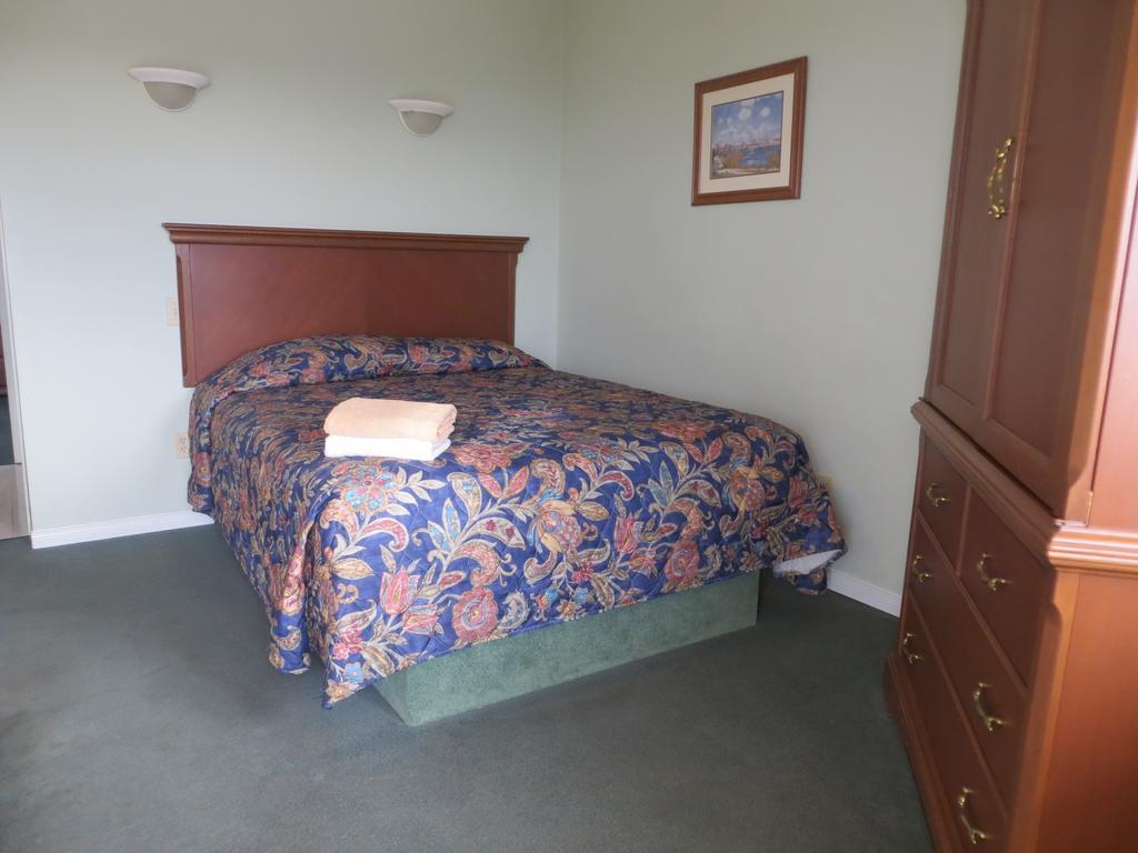 Villa Nova Motel Wasaga Beach Bilik gambar